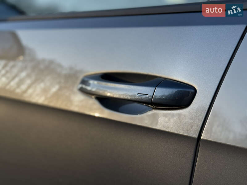 Хэтчбек Volkswagen e-Golf 2018 в Ковеле