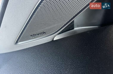 Хэтчбек Volkswagen e-Golf 2017 в Мукачево