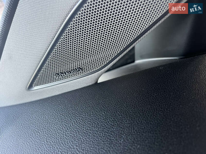 Хэтчбек Volkswagen e-Golf 2017 в Мукачево