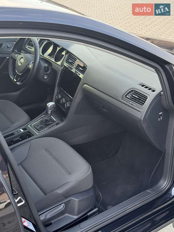 Хэтчбек Volkswagen e-Golf 2020 в Мукачево фото 27 Хэтчбек Volkswagen e-Golf 2020 в Мукачево