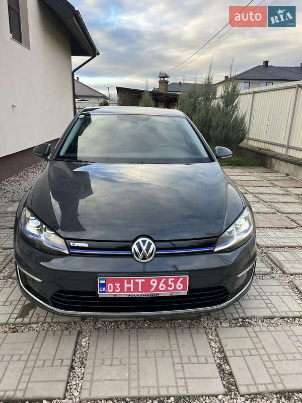 Хэтчбек Volkswagen e-Golf 2017 в Ужгороде