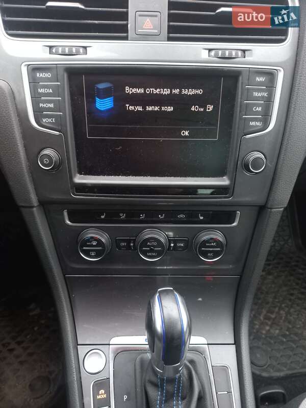 Хетчбек Volkswagen e-Golf 2015 в Шептицькому