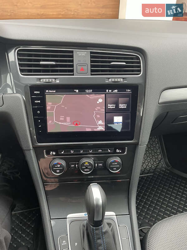 Хэтчбек Volkswagen e-Golf 2020 в Львове