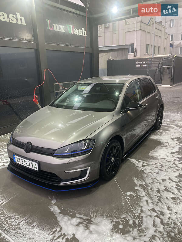 Хетчбек Volkswagen e-Golf 2015 в Кам'янець-Подільському
