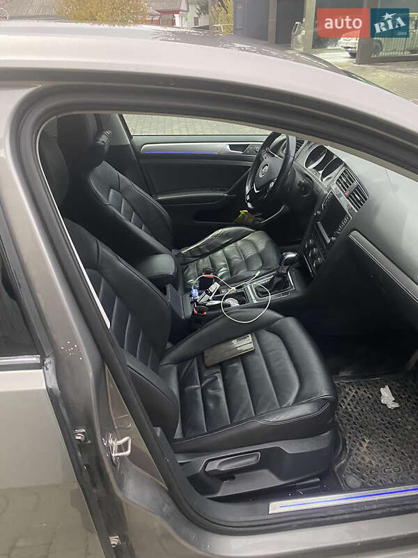 Хетчбек Volkswagen e-Golf 2015 в Кам'янець-Подільському