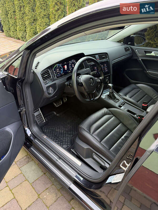 Хэтчбек Volkswagen e-Golf 2019 в Львове