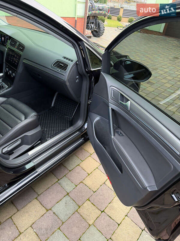 Хэтчбек Volkswagen e-Golf 2019 в Львове