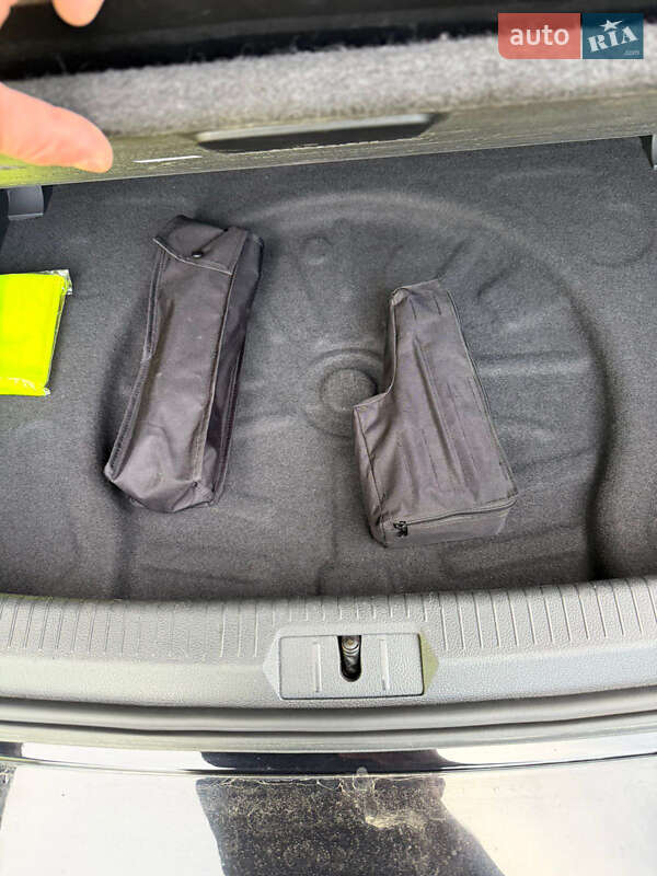 Хэтчбек Volkswagen e-Golf 2019 в Львове