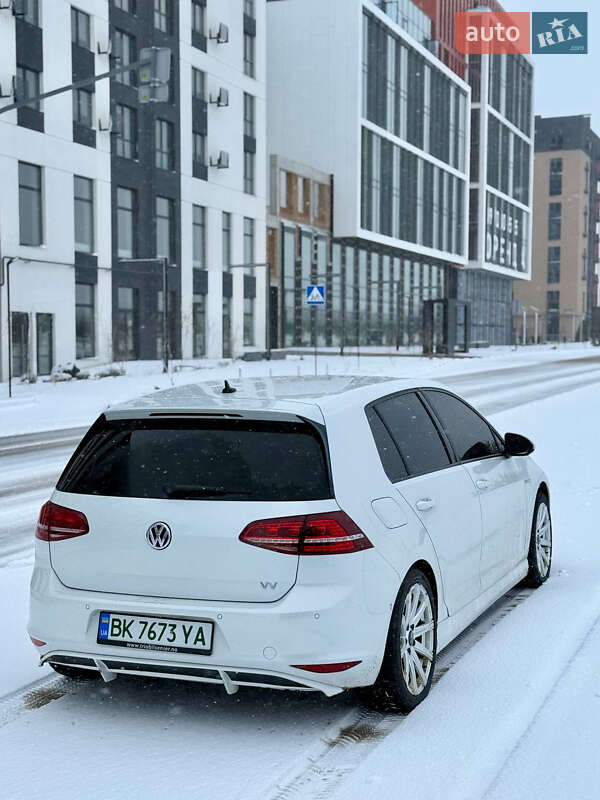 Хэтчбек Volkswagen e-Golf 2016 в Ровно