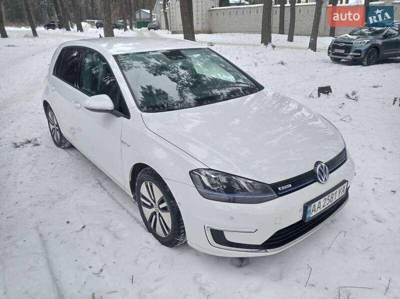 Хетчбек Volkswagen e-Golf 2014 в Житомирі