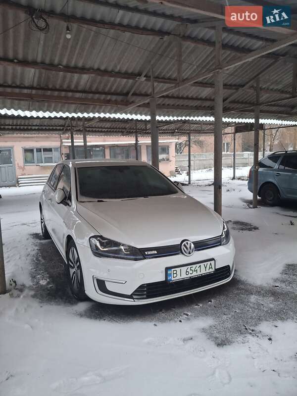 Хетчбек Volkswagen e-Golf 2015 в Полтаві фото 29 Хетчбек Volkswagen e-Golf 2015 в Полтаві