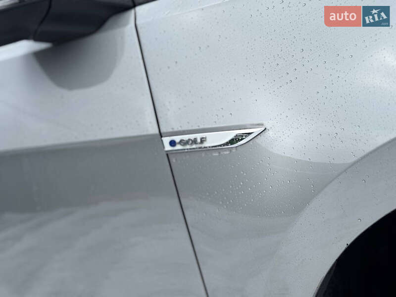 Хэтчбек Volkswagen e-Golf 2017 в Трускавце