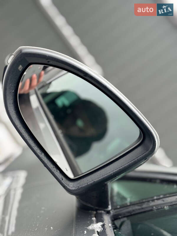 Хэтчбек Volkswagen e-Golf 2017 в Трускавце