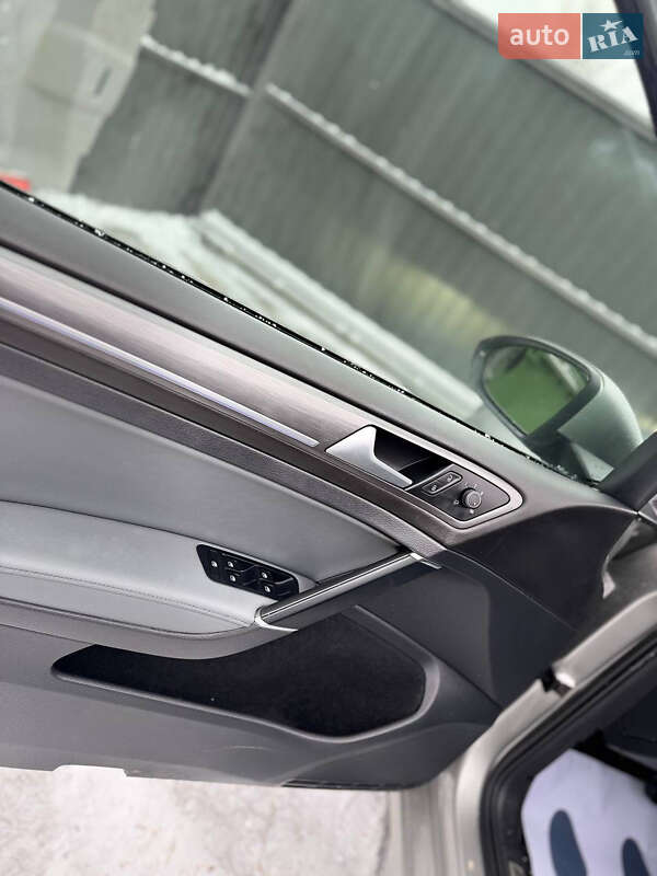 Хэтчбек Volkswagen e-Golf 2017 в Трускавце