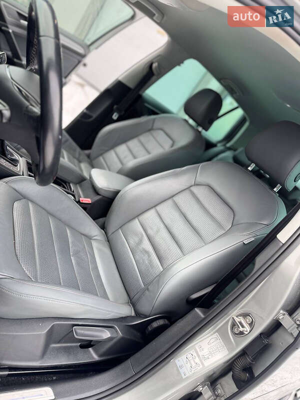 Хэтчбек Volkswagen e-Golf 2017 в Трускавце