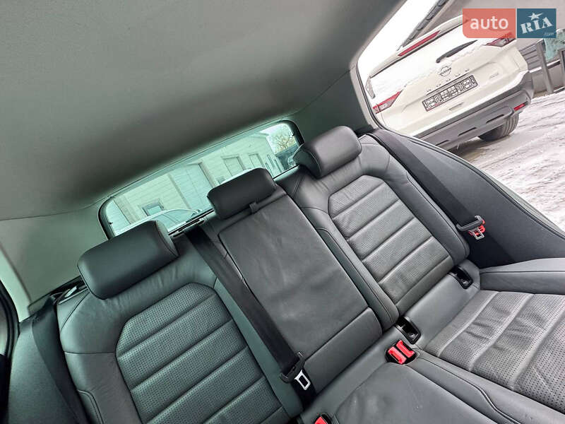 Хэтчбек Volkswagen e-Golf 2017 в Трускавце