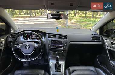 Хэтчбек Volkswagen e-Golf 2015 в Черновцах