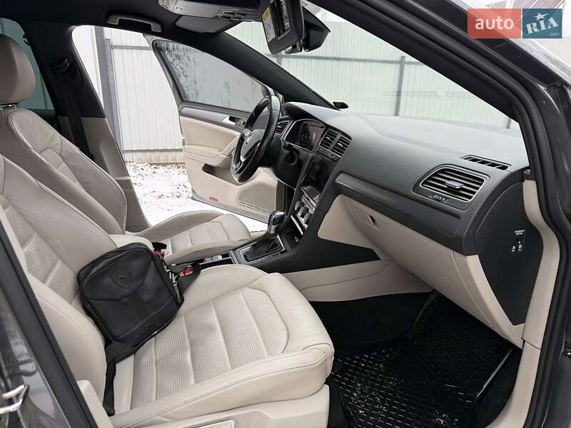 Хетчбек Volkswagen e-Golf 2018 в Володимирі фото 14 Хетчбек Volkswagen e-Golf 2018 в Володимирі