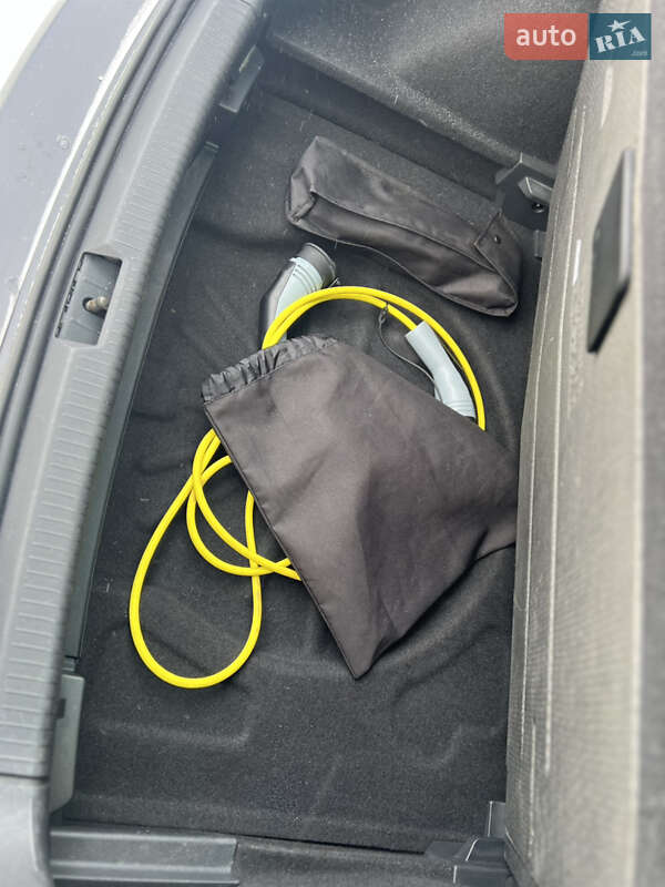 Хетчбек Volkswagen e-Golf 2014 в Кропивницькому