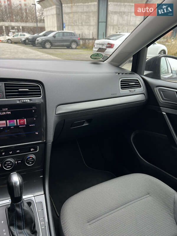 Хетчбек Volkswagen e-Golf 2020 в Львові