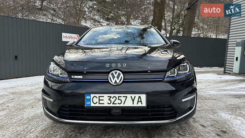 Хетчбек Volkswagen e-Golf 2015 в Чернівцях