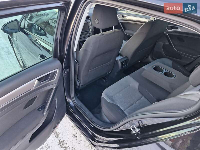 Хетчбек Volkswagen e-Golf 2015 в Луцьку