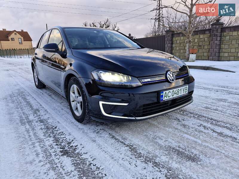 Хетчбек Volkswagen e-Golf 2015 в Луцьку