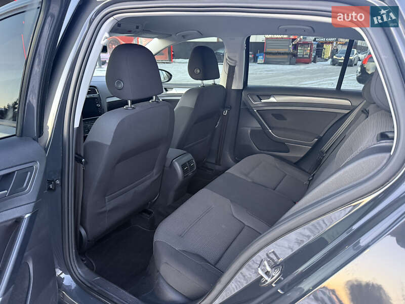 Хэтчбек Volkswagen e-Golf 2019 в Львове