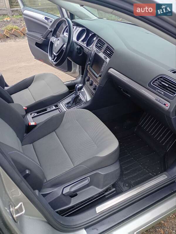 Хетчбек Volkswagen e-Golf 2014 в Олександрії