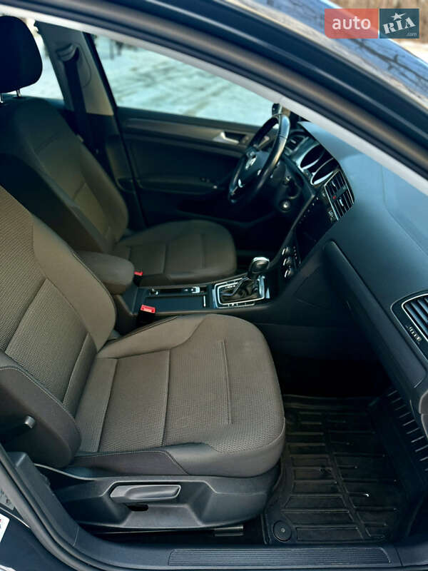 Хетчбек Volkswagen e-Golf 2020 в Бродах