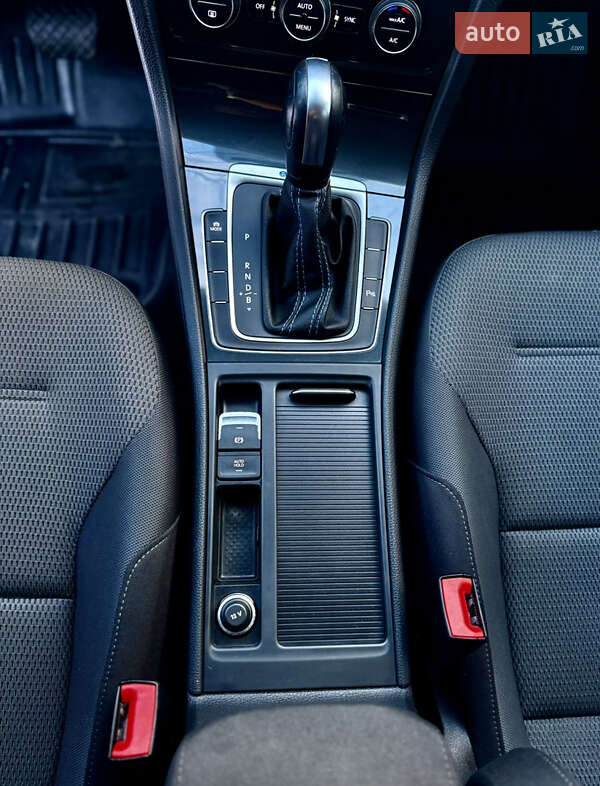 Хетчбек Volkswagen e-Golf 2020 в Бродах