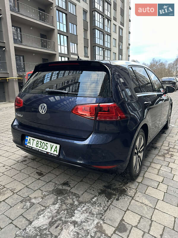 Хетчбек Volkswagen e-Golf 2015 в Івано-Франківську