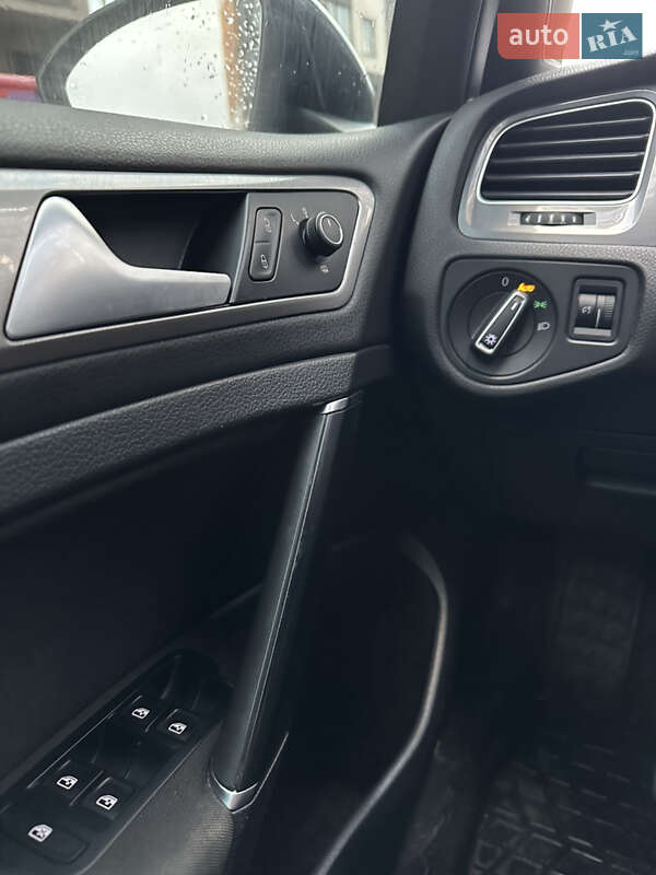 Хетчбек Volkswagen e-Golf 2015 в Івано-Франківську