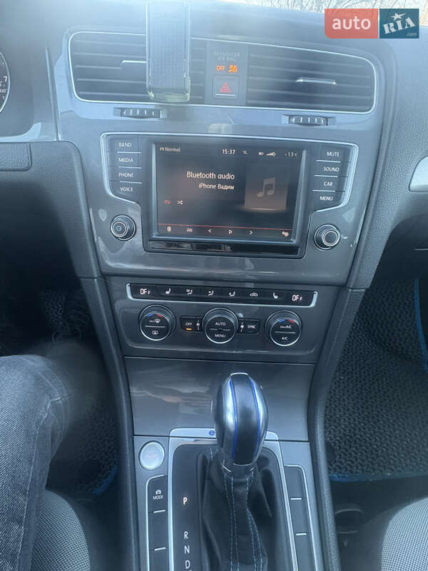 Хетчбек Volkswagen e-Golf 2015 в Тернополі фото 21 Хетчбек Volkswagen e-Golf 2015 в Тернополі