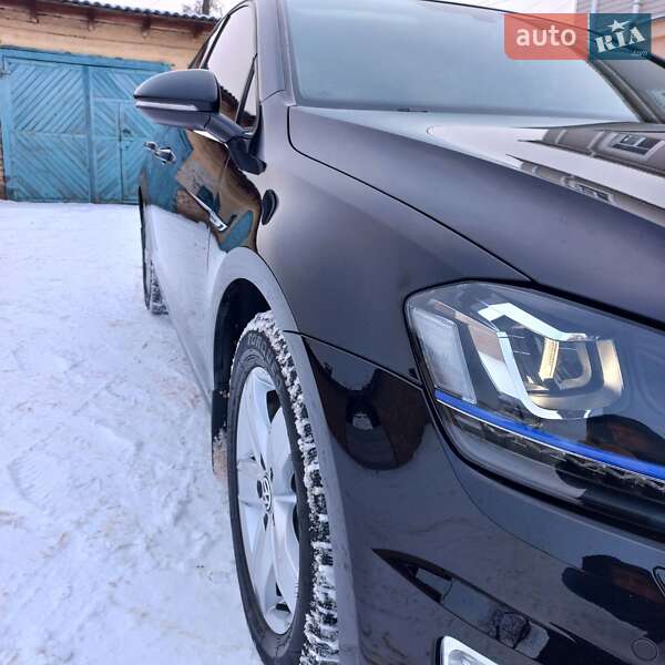Хэтчбек Volkswagen e-Golf 2016 в Козельце