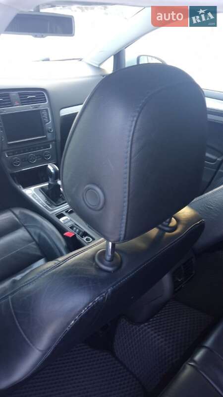 Хетчбек Volkswagen e-Golf 2014 в Житомирі