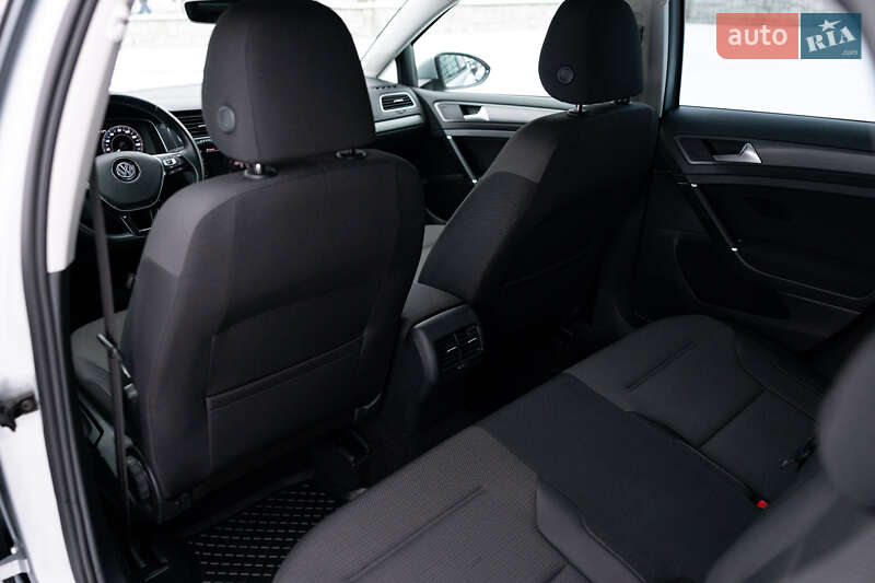 Хэтчбек Volkswagen e-Golf 2019 в Луцке фото 82 Хэтчбек Volkswagen e-Golf 2019 в Луцке