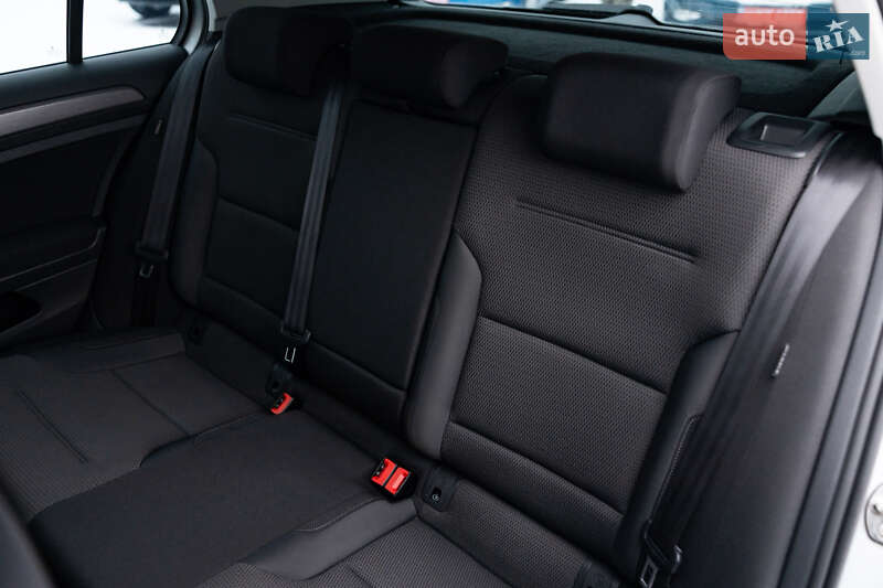 Хэтчбек Volkswagen e-Golf 2019 в Луцке фото 83 Хэтчбек Volkswagen e-Golf 2019 в Луцке