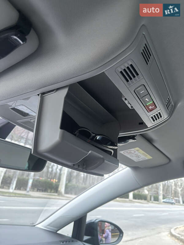 Хэтчбек Volkswagen e-Golf 2019 в Одессе фото 5 Хэтчбек Volkswagen e-Golf 2019 в Одессе