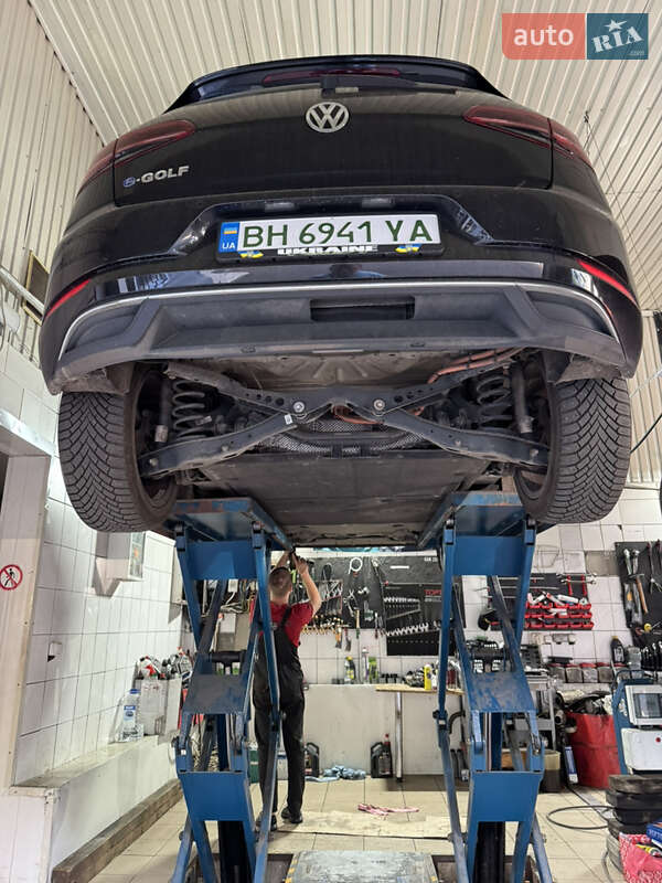 Хэтчбек Volkswagen e-Golf 2019 в Одессе фото 36 Хэтчбек Volkswagen e-Golf 2019 в Одессе