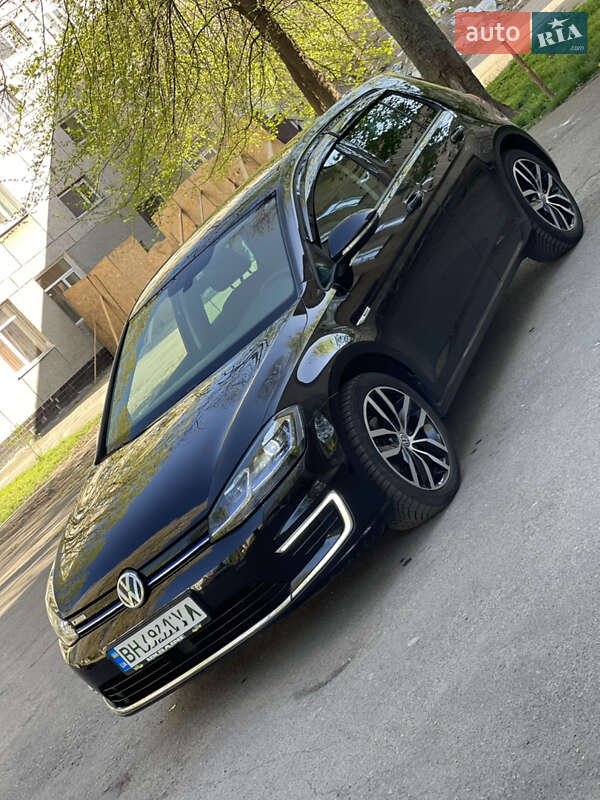Хэтчбек Volkswagen e-Golf 2019 в Одессе фото 51 Хэтчбек Volkswagen e-Golf 2019 в Одессе