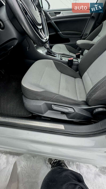 Хэтчбек Volkswagen e-Golf 2014 в Ровно