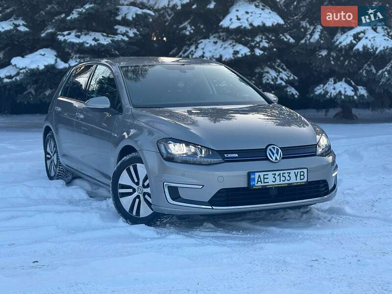 Volkswagen e-Golf 2015