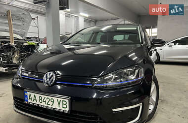 Хетчбек Volkswagen e-Golf 2015 в Бучі
