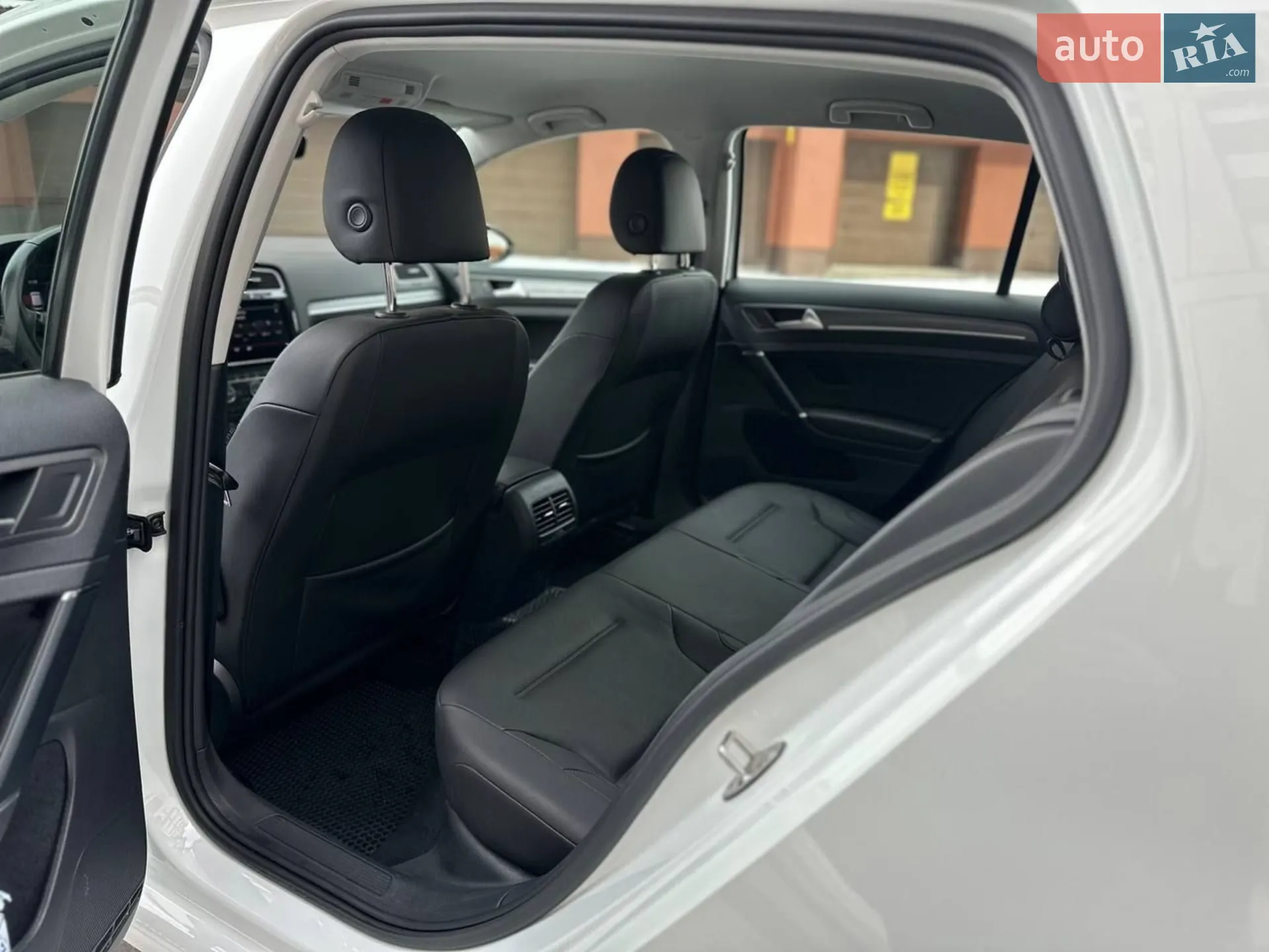 2019 Volkswagen Golf - мініатюра 18