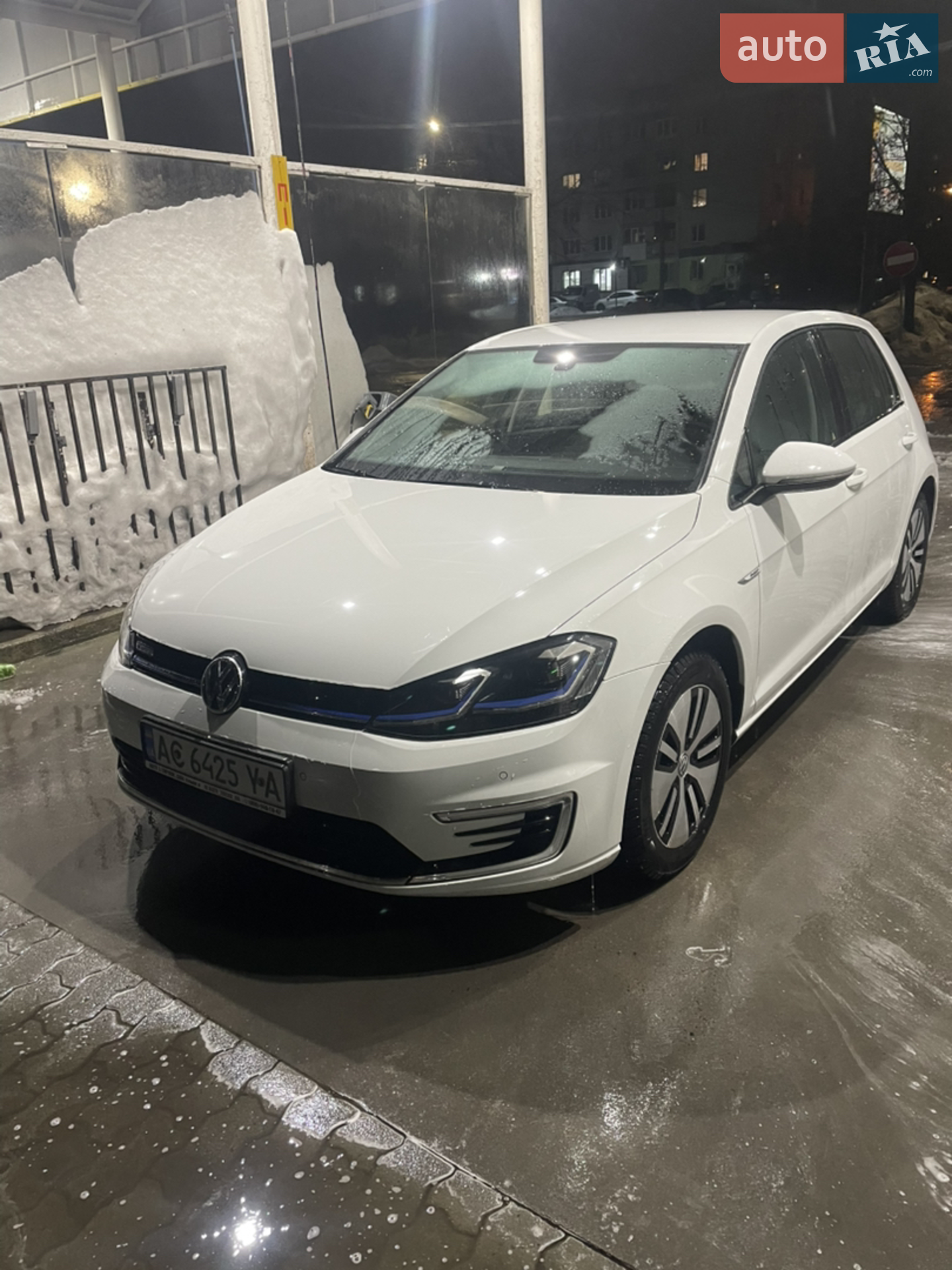 2020 Volkswagen Golf - фото 1