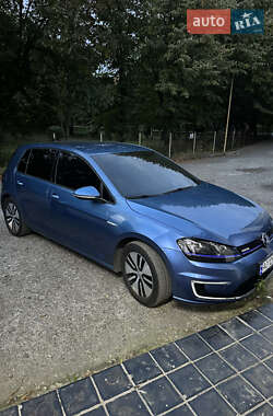 Хэтчбек Volkswagen e-Golf 2015 в Ужгороде