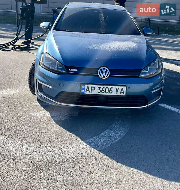 Volkswagen e-Golf 2015