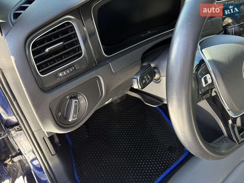 Хэтчбек Volkswagen e-Golf 2017 в Пятихатках