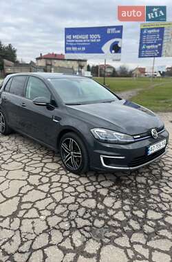Хетчбек Volkswagen e-Golf 2017 в Ужгороді
